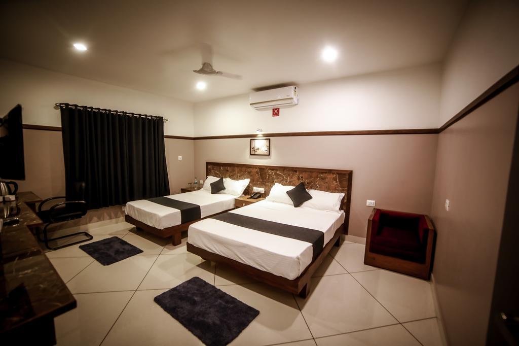 Icon Residency Hotel Калпата Екстериор снимка