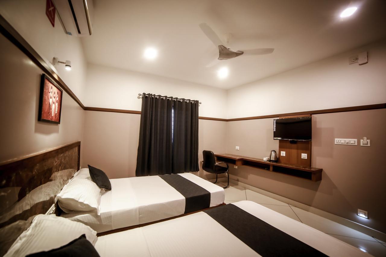 Icon Residency Hotel Калпата Екстериор снимка